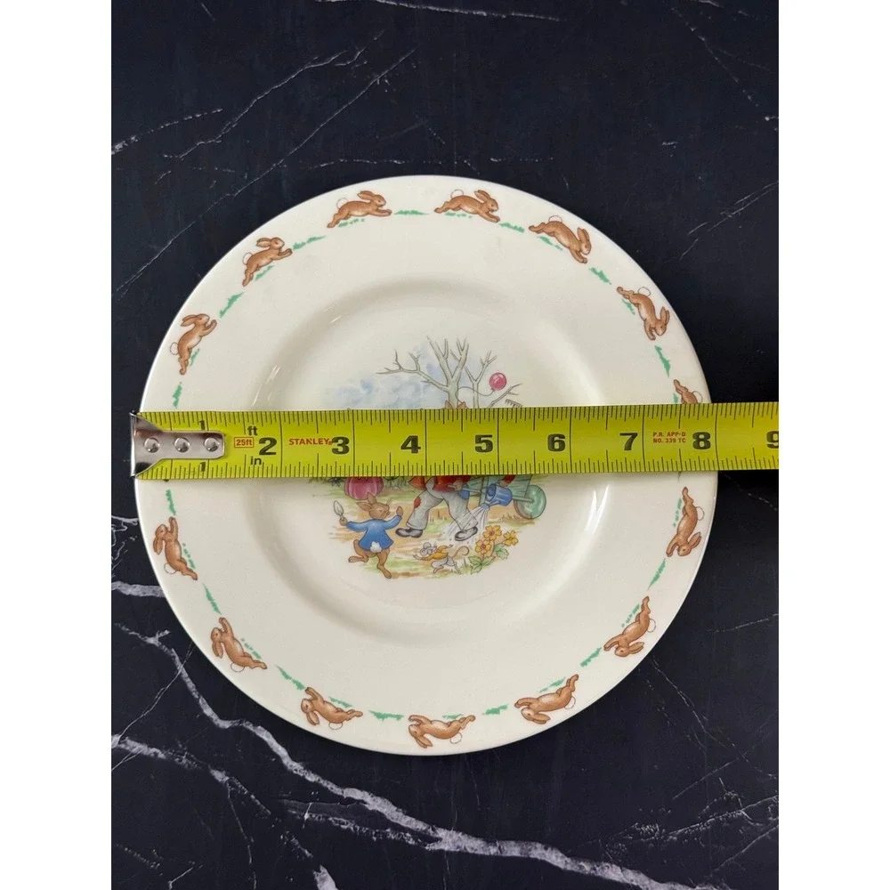 Vintage Royal Doulton Bunnykins Gardening Scene 8in Plate MINT!